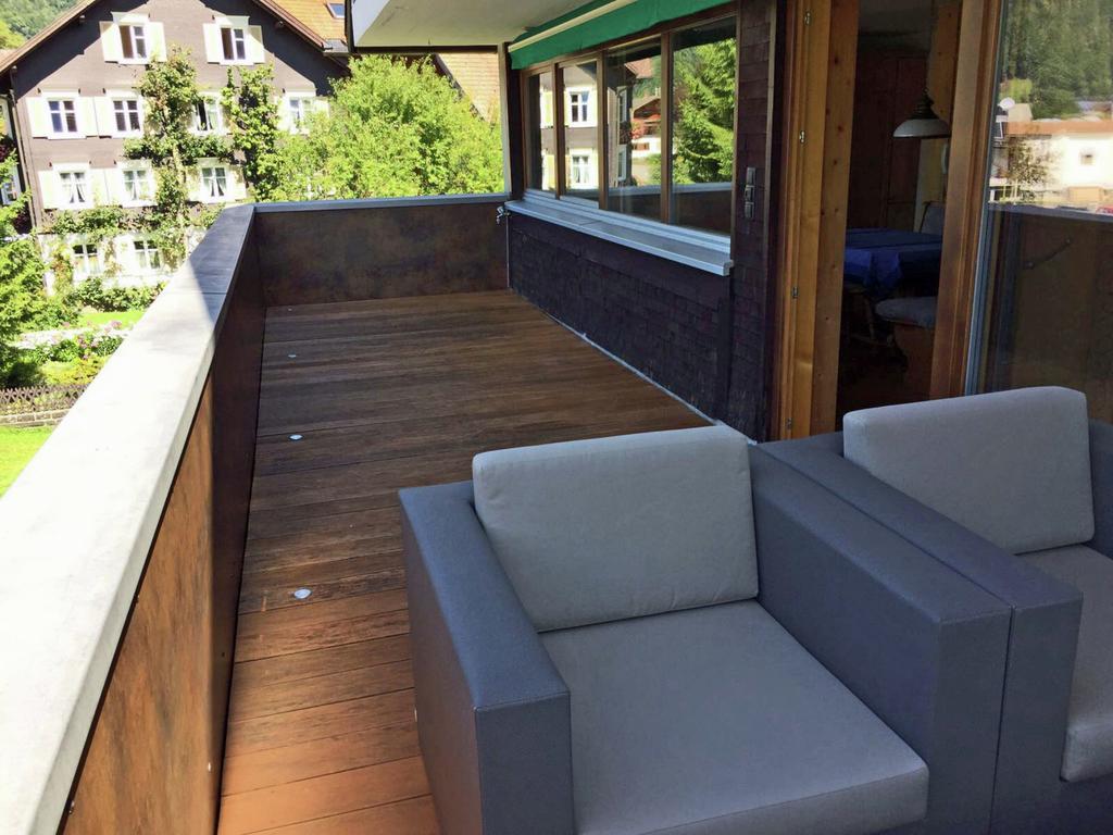 Modern Holiday Home With Mountain View ベツァウ エクステリア 写真